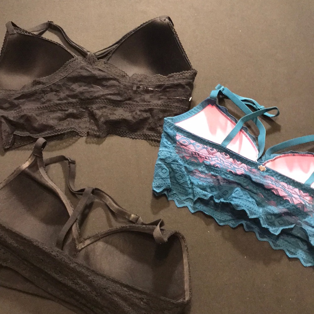 VS Bralettes - Picture 2 of 2